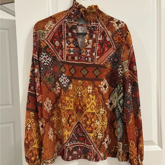 Local European Multicolor Patterned Blouse - Picture 3 of 7